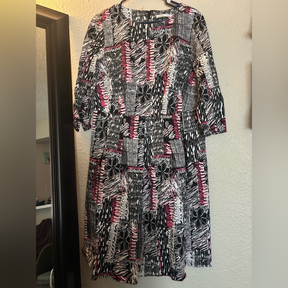 Peter Nygard Large Black and Pink Floral Long Sleeve Dress